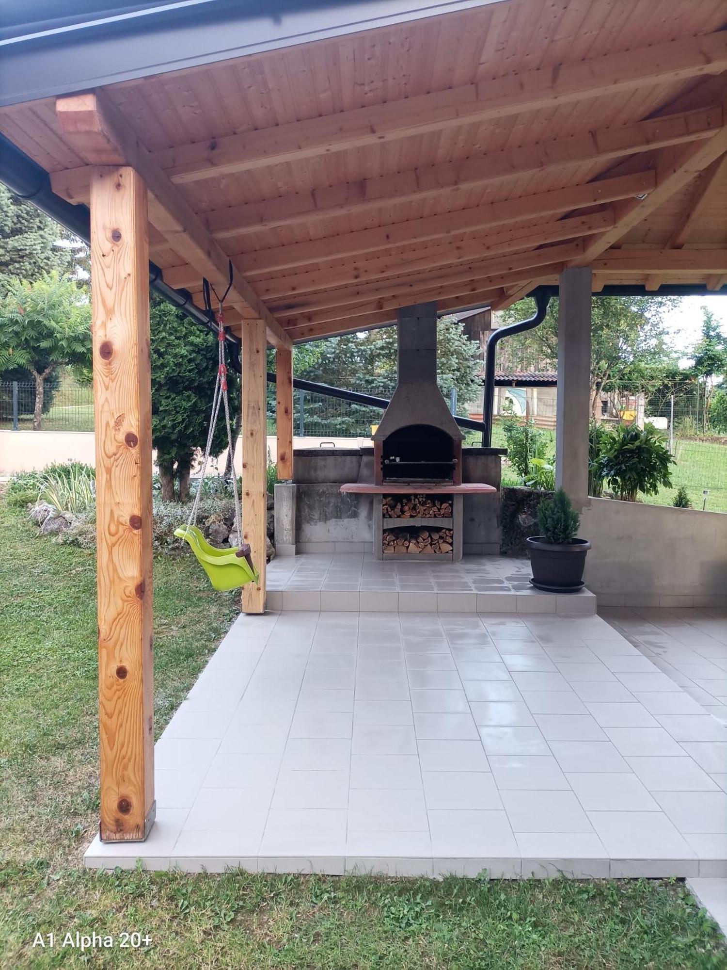 Ferienwohnung Kuca Za Odmor Braco Donji Zvecaj Exterior foto